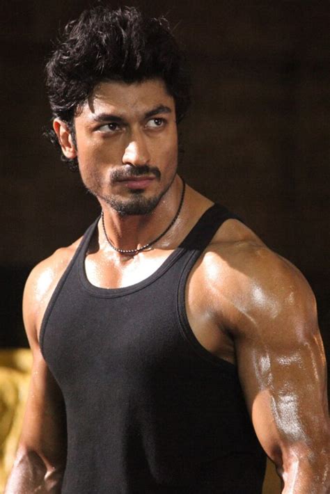 Vidyut Jamwal In Gym Workout