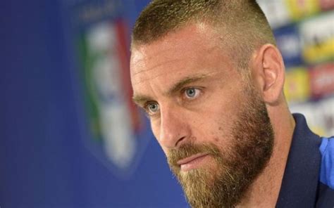 Daniele De Rossi Italia Staff Nazionale Con Roberto Mancini