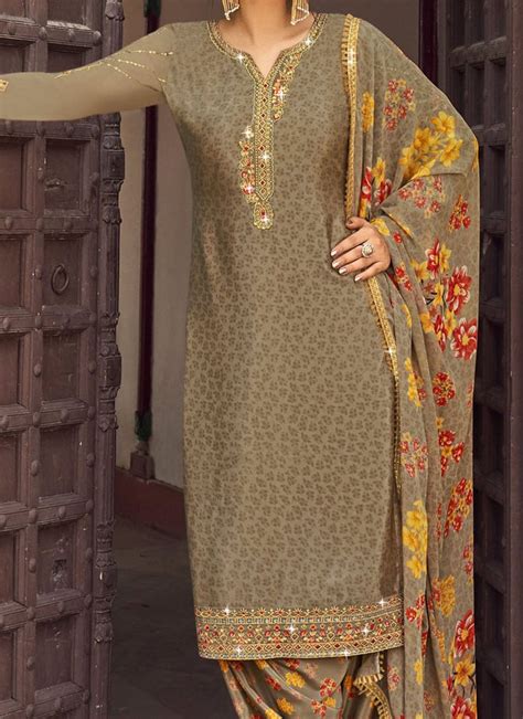 Buy Latest Patiala Suit Designs Online Shopping