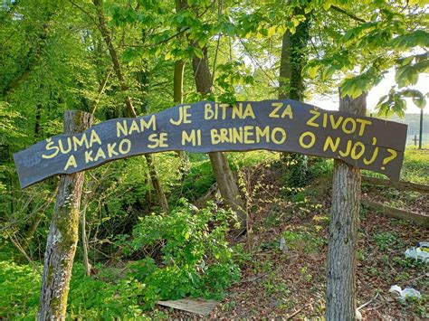 Foto Netko Je Kraj Groblja U Velikom Trojstvu Opet Ostavio Gomilu