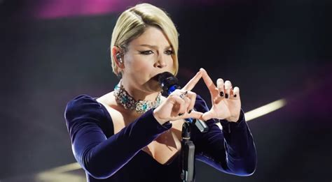 Ecco perché Emma Marrone mi odia Parla il critico Michele Monina