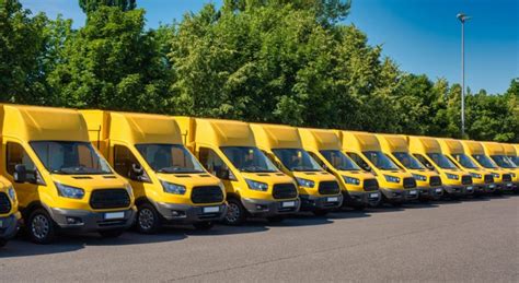 Cest Quoi Ces Nouveaux Camions Jaunes De La Poste Qui Font Leur