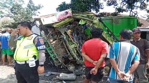 Kronologi Kecelakaan Maut Sopir Tewas Usai Hilang Kendali Lalu Tabrak