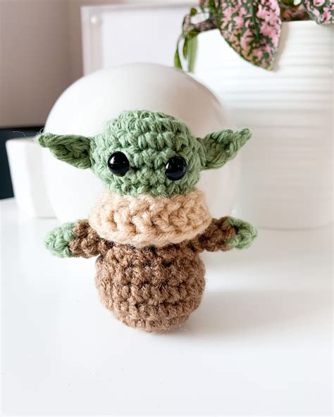 Tiny Baby Yoda Grogu Crochet Amigurumi Pattern Pdf Etsy