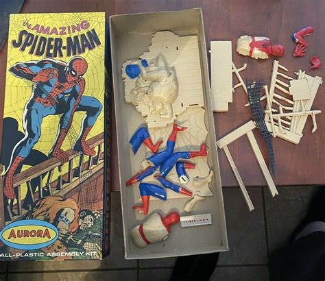 1966 Aurora Spiderman 477 100 Model Kit Complete Started W Paint