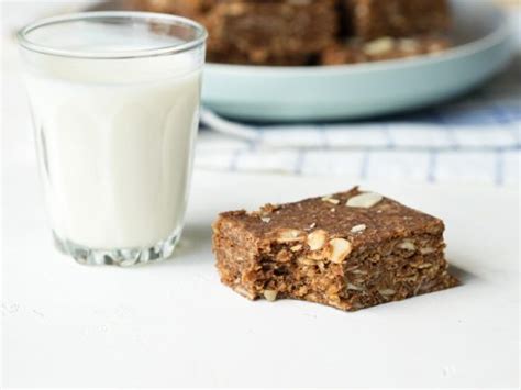 No Bake Chocolate Oat Bars A Breakfast Bar Recipe The Worktop