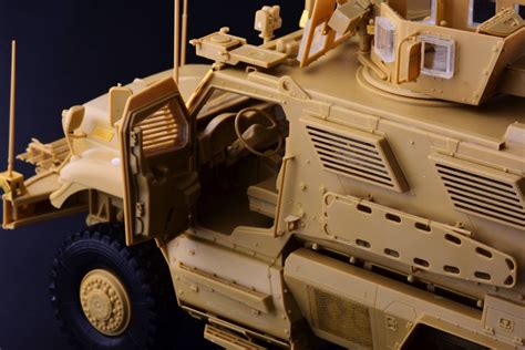 Scalehobbyist.com: M1235A1 Maxxpro Dash DXM by Panda Hobby Model