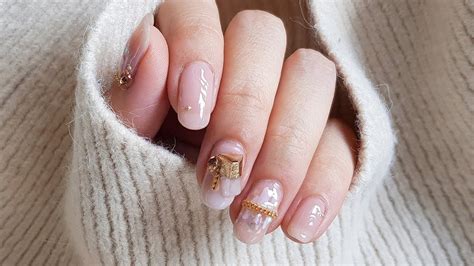 贝壳片美甲教程春夏清透的浪漫 2019 Romantic Summer Crushed Shell Nail Art