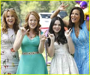 Daphne Bay Emmett Are Graduating In Switched At Births Finale