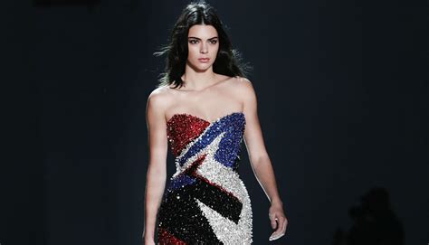 El Controversial Anuncio De Kendall Jenner Glamour