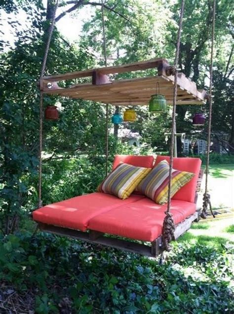 Building The Perfect DIY Pallet Swing Bed In 6 Fun Steps