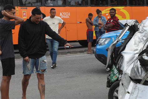 Sobrevivente De Acidente Que Matou Jogador De Futsal Homenageia Amigo