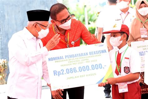 Wapres Serahkan Manfaat Dan Beasiswa BPJS Ketenagakerjaan Bagi Pekerja