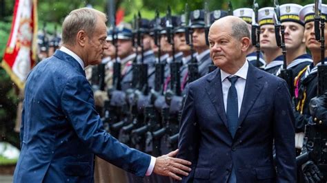 Donald Tusk szerint Németországnak az európai védelem élére kell állnia