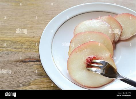 Sliced White Peach Stock Photo Alamy