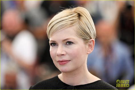 Pregnant Michelle Williams Attends The Photo Call For Showing Up At