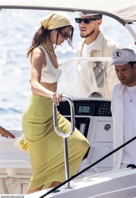 Kendall Jenner Flaunts Her Rock Hard Abs In Italy With Devin Booker