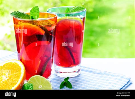 Refresco bebidas bebida fruta jugos de frutas fotografías e imágenes de