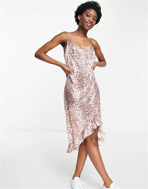 Miss Selfridge Robe Mi Longue En Satin à Fleurs Blush Asos