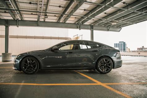 PICTURE CAR SERVICES LTD Tesla Model S Grey 2022 Midnight Silver ND