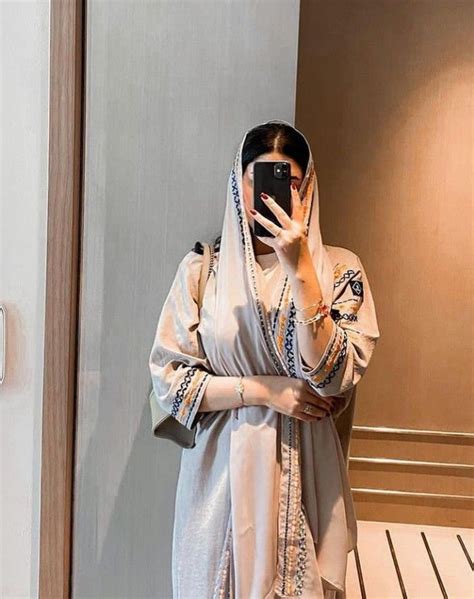 Pin By Hana A Sellidj On Abaya Abayas Fashion Fashion Dps For Girls