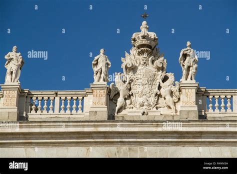 El Palacio Real Madrid Stock Photo Alamy