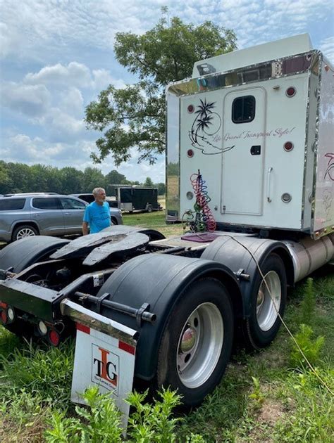 Peterbilt With Inch Ari Legacy Ii Rdfs Sleeper