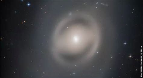 Hubble captures stunning lenticular galaxy - Nexus Newsfeed