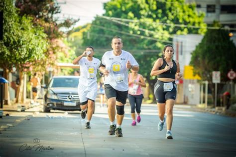 Etapa Outono Do Circuito Das Esta Es De Corrida De Rua Ocorre Neste