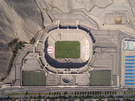 Luchtfoto Van Het Monumentale Stadion In Lima Peru Universitair