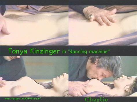 Tonya Kinzinger Nuda ~30 Anni In Dancing Machine