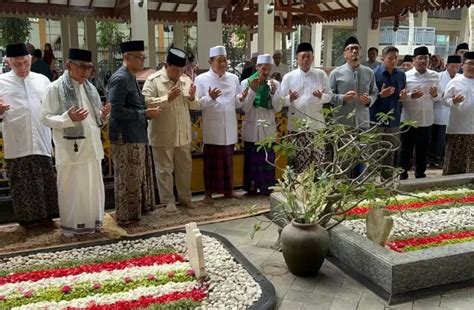 Memahami Hukum Nyekar Atau Ziarah Kubur Sebelum Ramadhan Berdasarkan