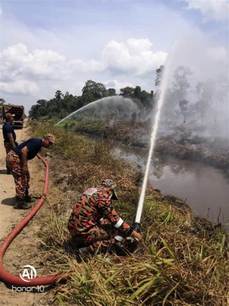 Pasukan Bomba Terus Padam Kebakaran Di Kawasan Sempadan Brunei Sarawak