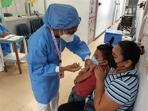 Jornada de vacunación contra la influenza en Hospital de Especialidades