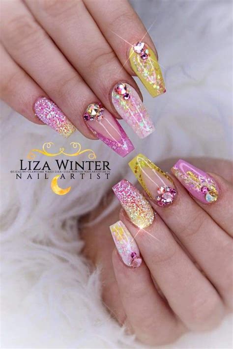 Love This Totally Reminds Me Of Sailor Moon Chorme Nails Glam Nails