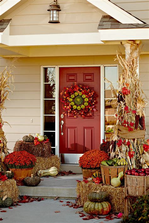 22 Ideas For Your Prettiest Fall Front Door Decor Ever