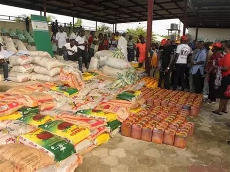 Desopadec Donates Relief Materials To Flood Victims In Patani