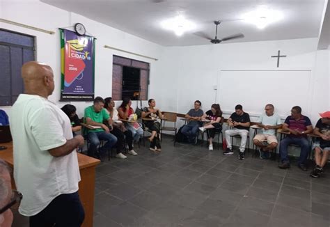 Igreja discute criação de projeto Banho Solidário para moradores em