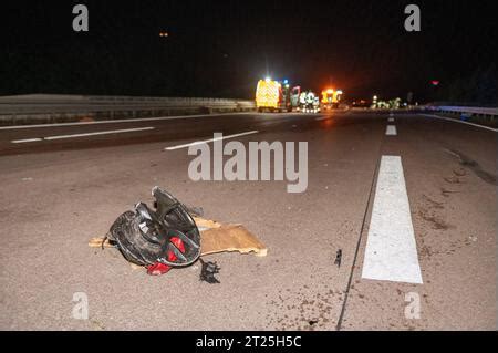 A Schkeuditz Kleinbus Audi Y Seat Kusammen Schwerer Unfall Mit