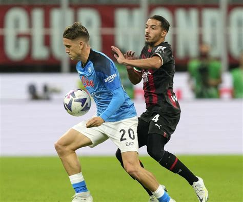 Milan Napoli Transmisja W Tv I Online Gdzie Obejrze