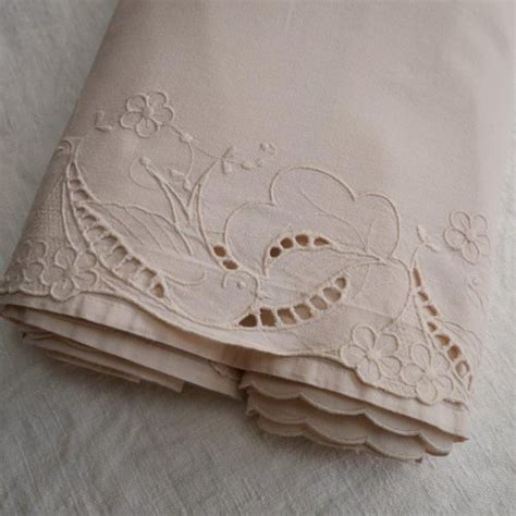 Drap rose nude pâle broderies motif hirondelles Blanc Rose Coton Animal Floral Végétal