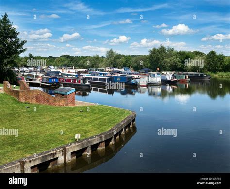 Marina ripon canal hi-res stock photography and images - Alamy