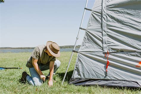 Camping for beginners - Pitch a tent - Part 3