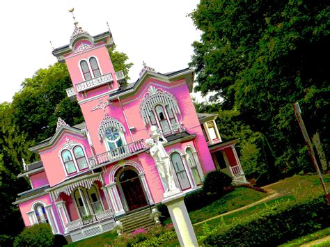 Pin on Roadside Oddities, Wacky Architecture, & Giant Things