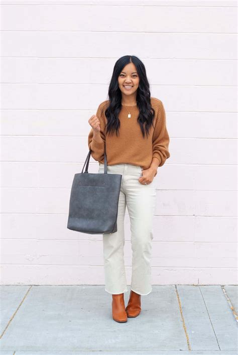 How To Wear Off White Jeans For Fall With Four Outfits