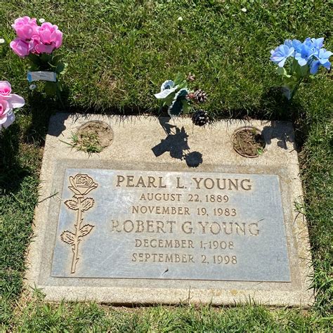 Robert G Young (1908-1998) - Find a Grave Memorial