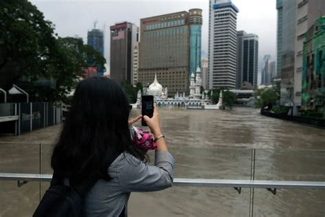 Selangor Kl Putrajaya Dijangka Ribut Petir Dan Hujan Hingga Malam