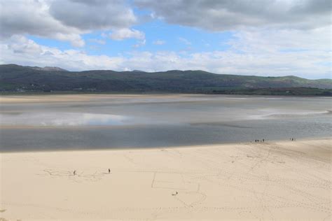 Portmeirion Beach © Christine Matthews cc-by-sa/2.0 :: Geograph Britain ...