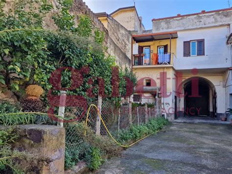 Palazzo Edificio Piazza Municipio San Nicola La Strada Rif