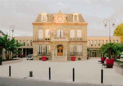 Rathauserweiterung Bei Paris Von Graal Keramischer Hintergrund